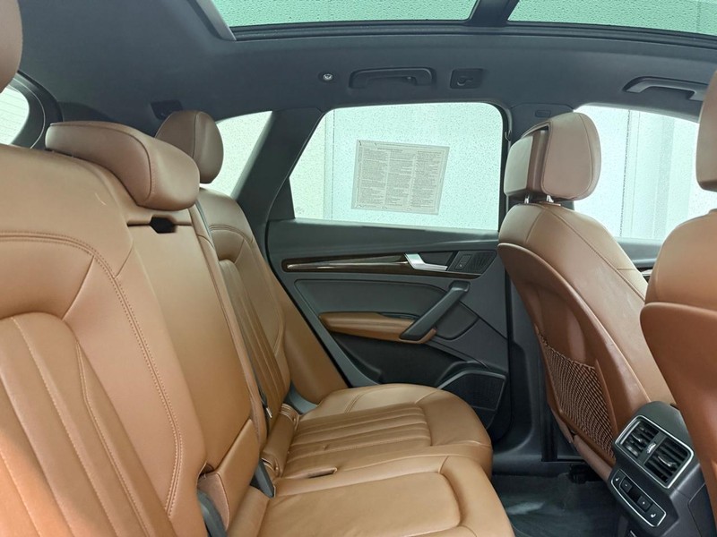 Audi Q5 Vehicle Image 8