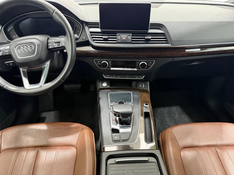 Audi Q5 Vehicle Image 9