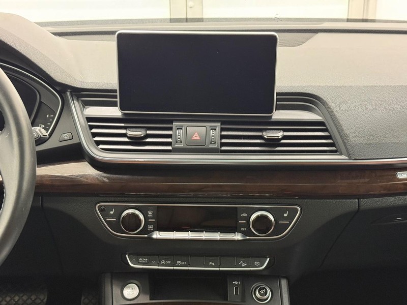 Audi Q5 Vehicle Image 10