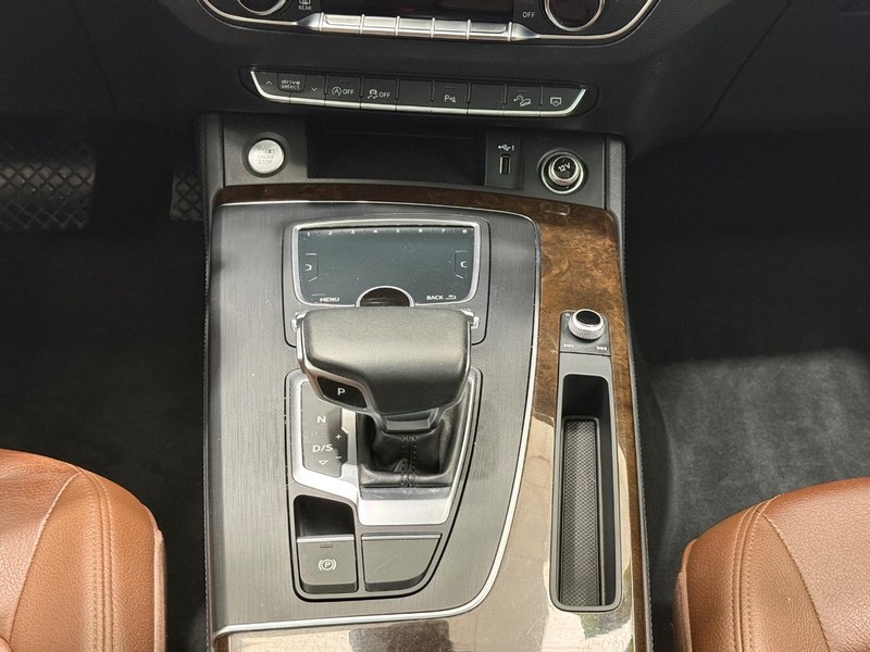 Audi Q5 Vehicle Image 11