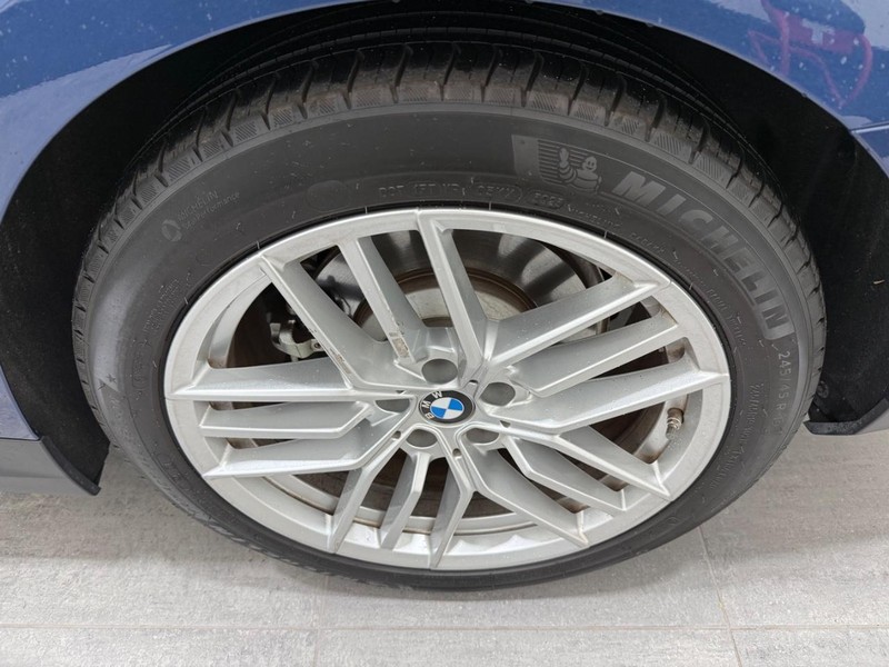 BMW 5 Series Vehicle Image 5