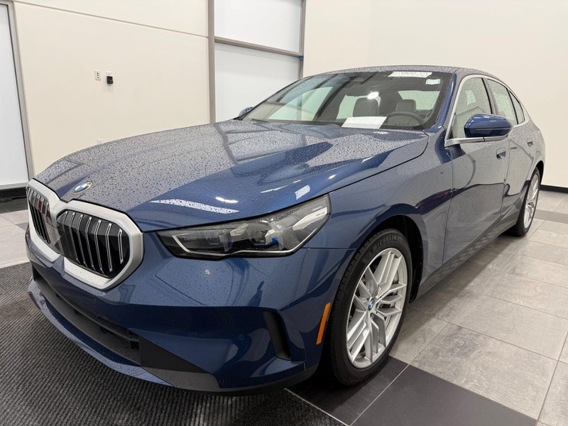 BMW 5 Series Vehicle Image 6
