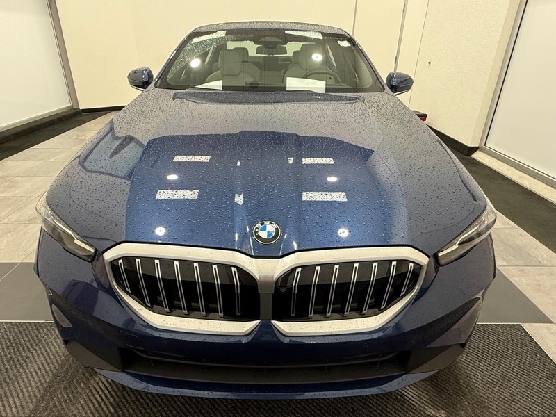 BMW 5 Series Vehicle Image 7