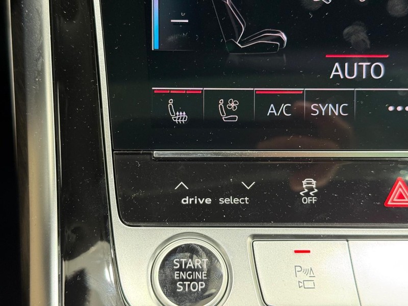 Audi Q7 Vehicle Image 14
