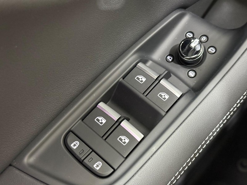 Audi Q7 Vehicle Image 15