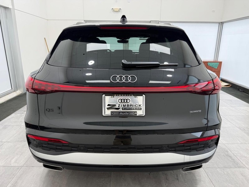 Audi Q5 Vehicle Image 3