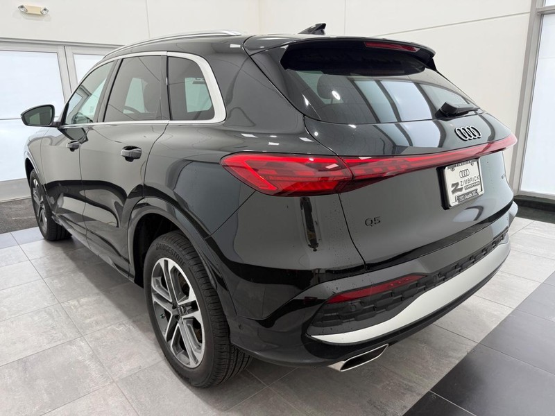 Audi Q5 Vehicle Image 4