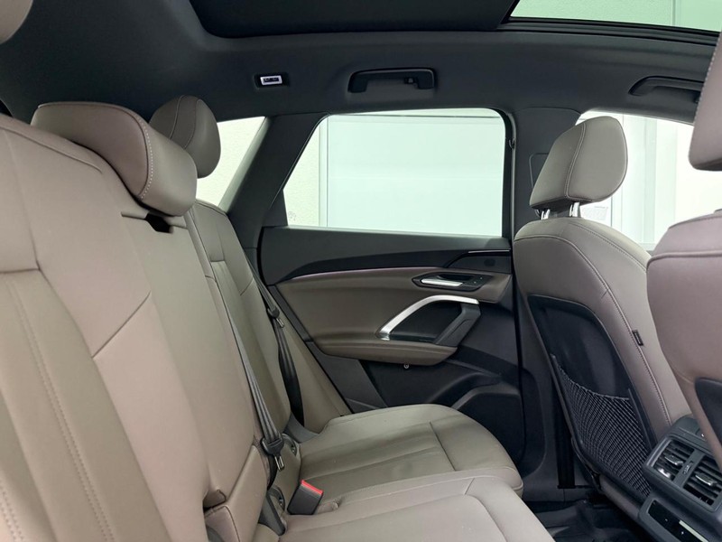 Audi Q5 Vehicle Image 8