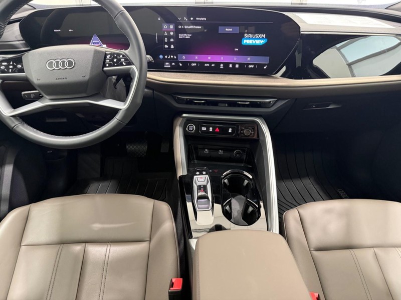 Audi Q5 Vehicle Image 9