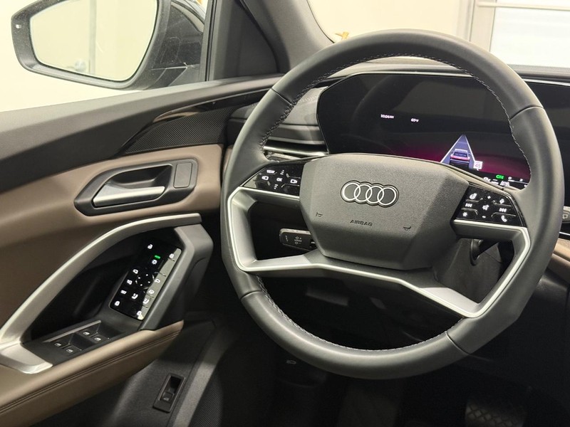 Audi Q5 Vehicle Image 12