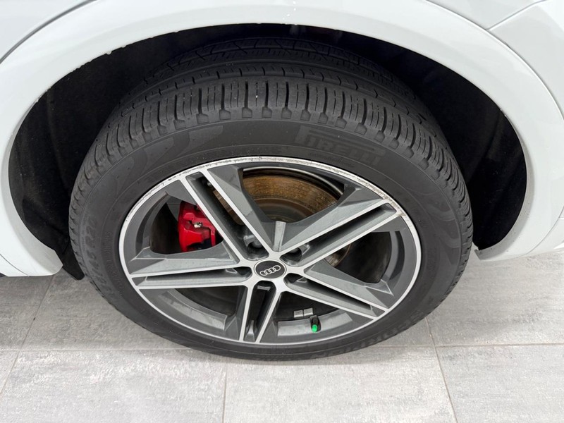 Audi Q5 Vehicle Image 5