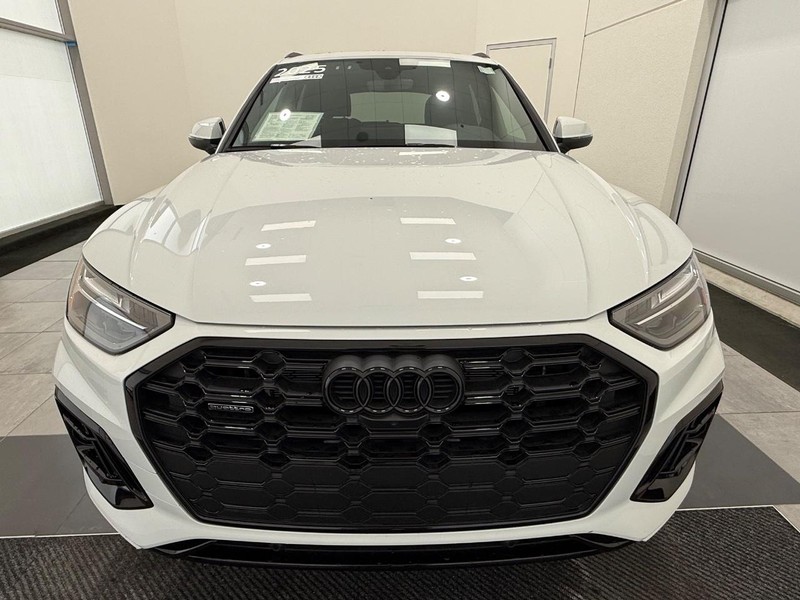 Audi Q5 Vehicle Image 7