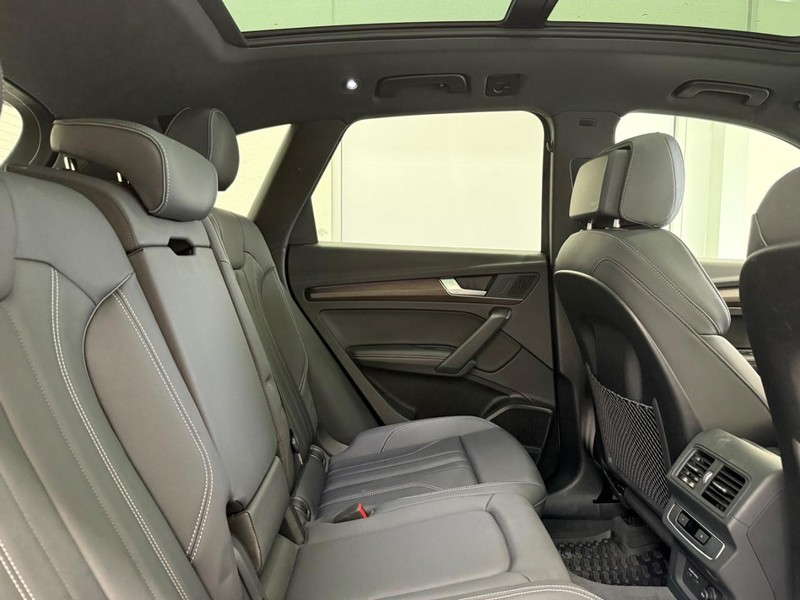 Audi Q5 Vehicle Image 8