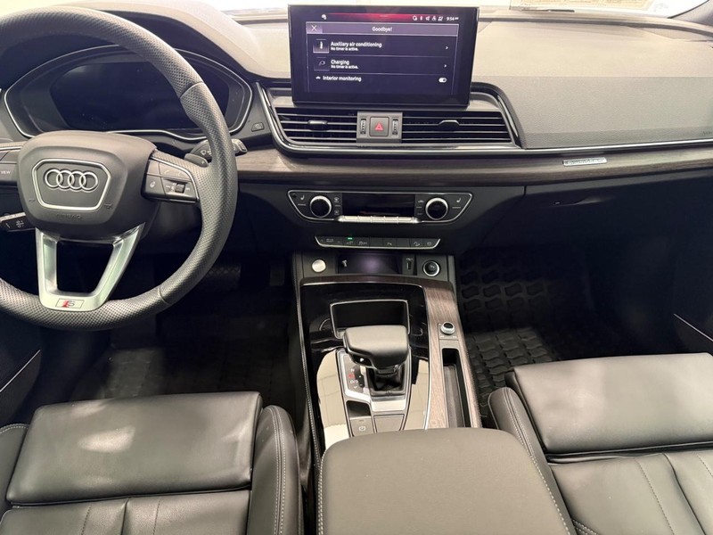 Audi Q5 Vehicle Image 9