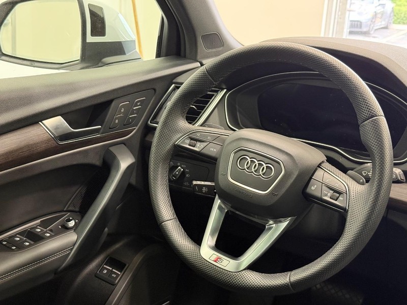 Audi Q5 Vehicle Image 12