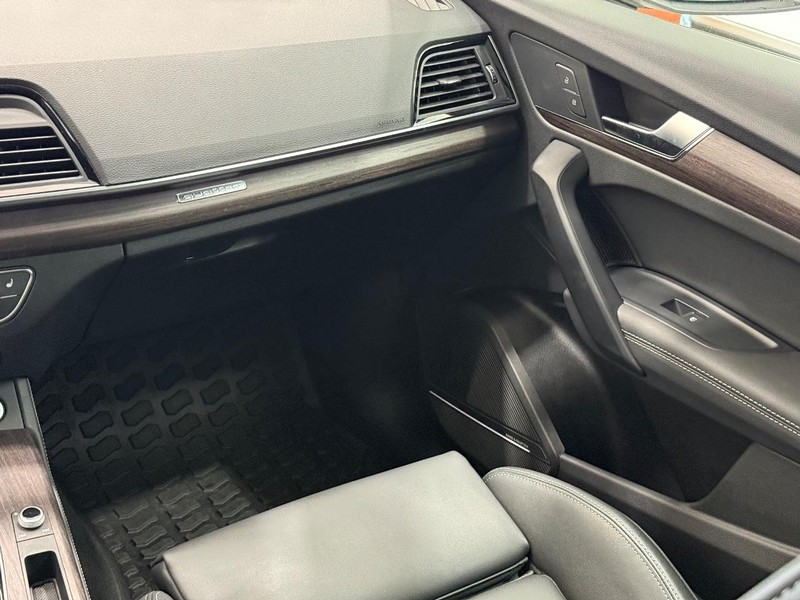 Audi Q5 Vehicle Image 13