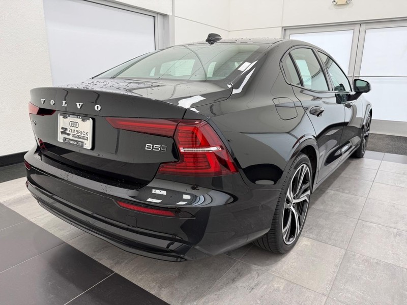 Volvo S60 Vehicle Image 2