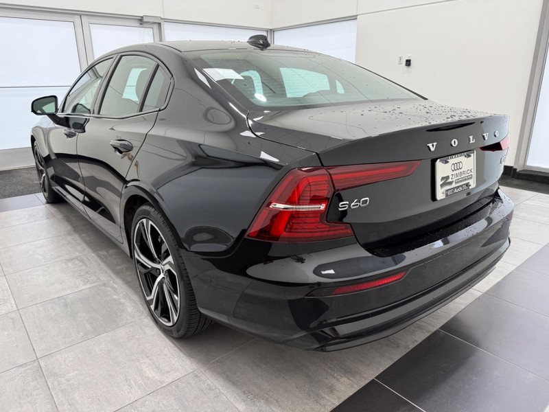 Volvo S60 Vehicle Image 4