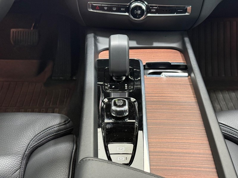 Volvo S60 Vehicle Image 11