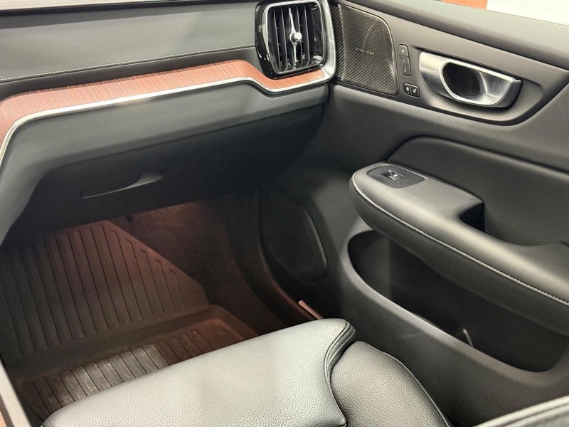 Volvo S60 Vehicle Image 13