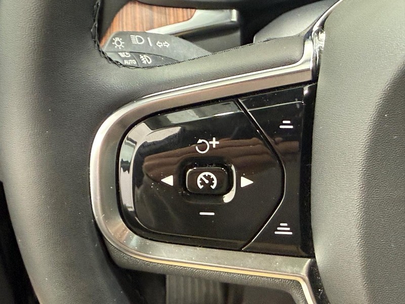 Volvo S60 Vehicle Image 15