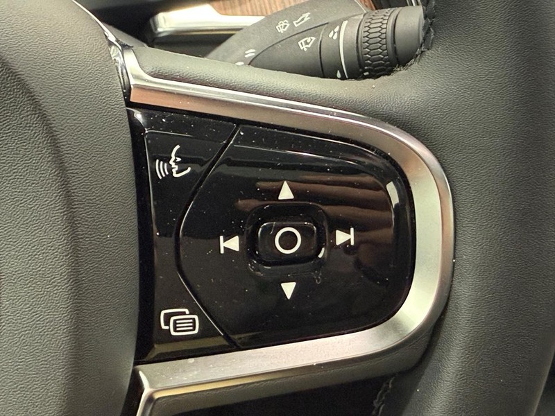 Volvo S60 Vehicle Image 16