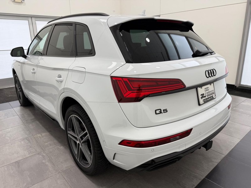 Audi Q5 Vehicle Image 4