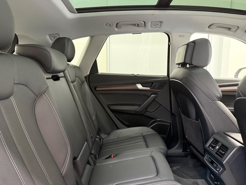 Audi Q5 Vehicle Image 8