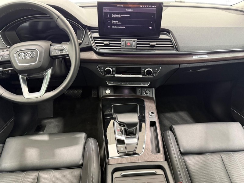 Audi Q5 Vehicle Image 9