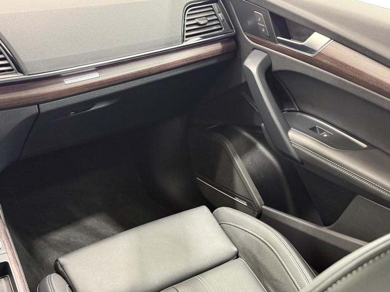 Audi Q5 Vehicle Image 13