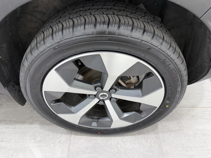 Volvo XC40 Vehicle Image 6