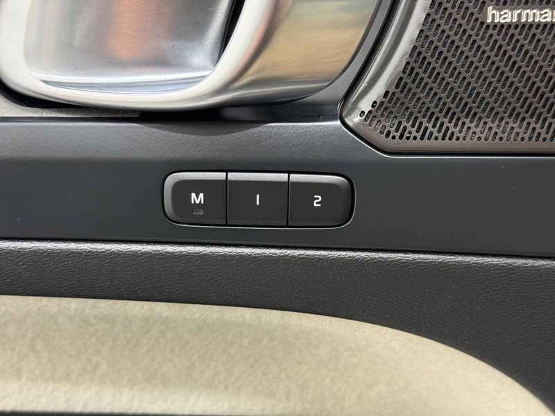 Volvo XC40 Vehicle Image 15