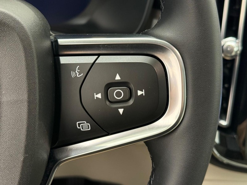 Volvo XC40 Vehicle Image 17