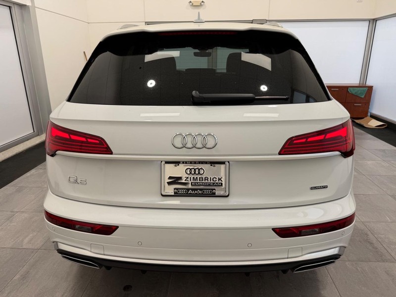Audi Q5 Vehicle Image 3