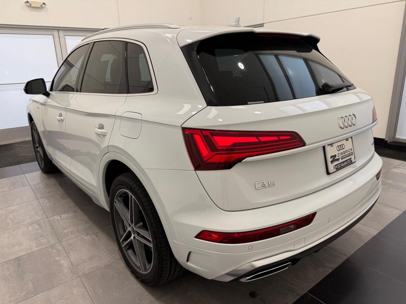 Audi Q5 Vehicle Image 4