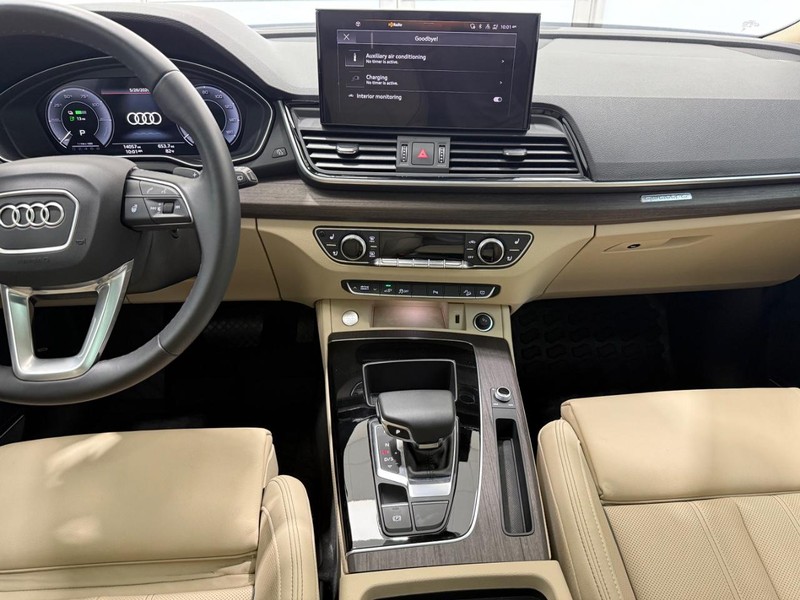 Audi Q5 Vehicle Image 9