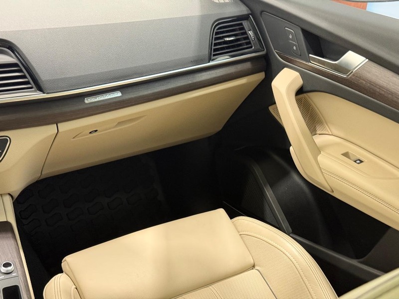 Audi Q5 Vehicle Image 13