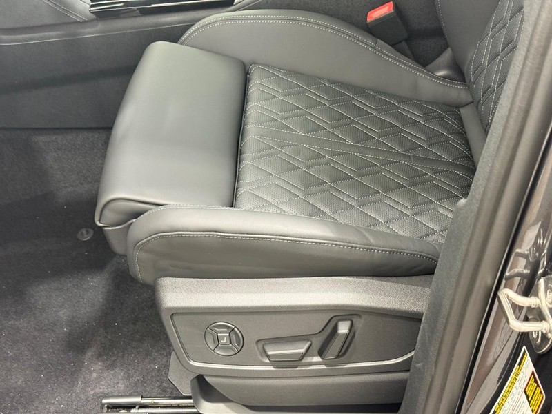 Audi SQ5 Sportback Vehicle Image 15