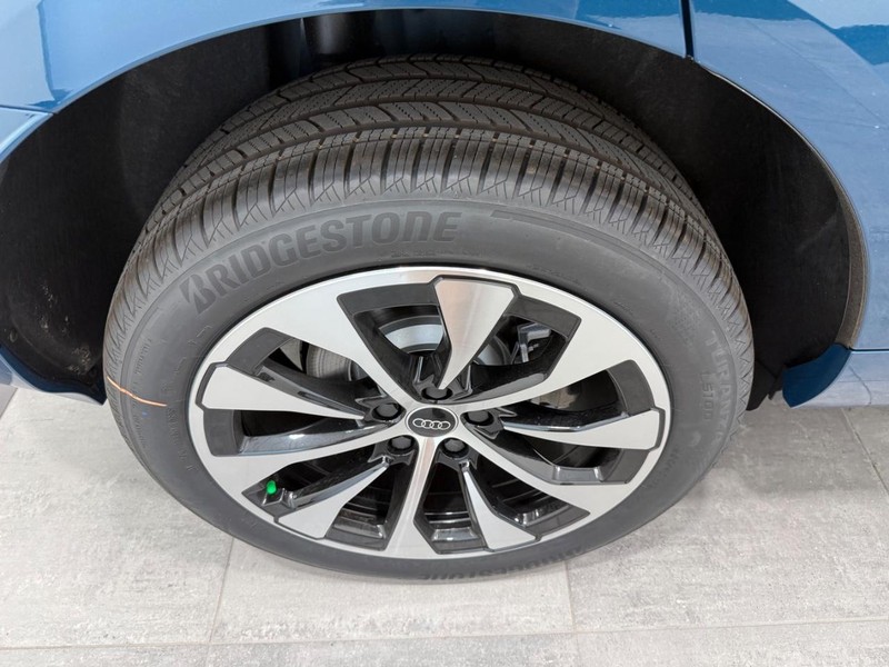 Audi Q3 Vehicle Image 3