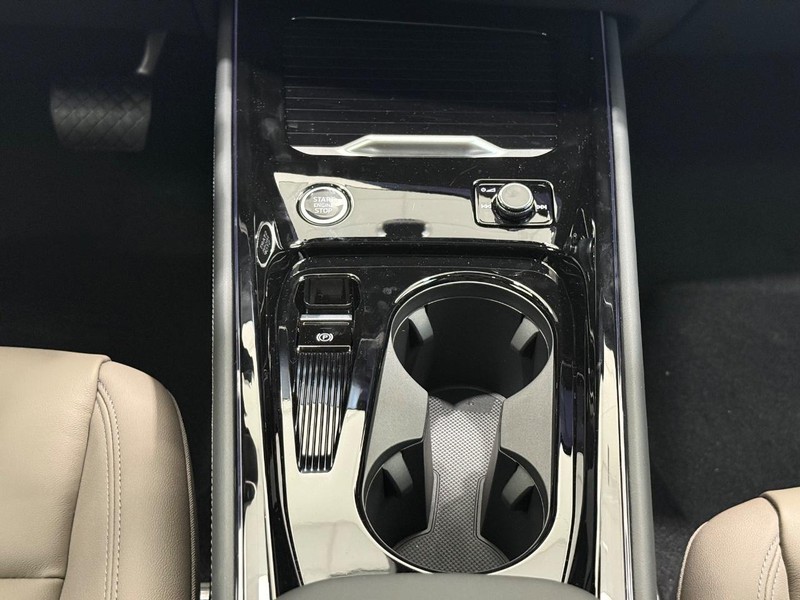 Audi Q3 Vehicle Image 7