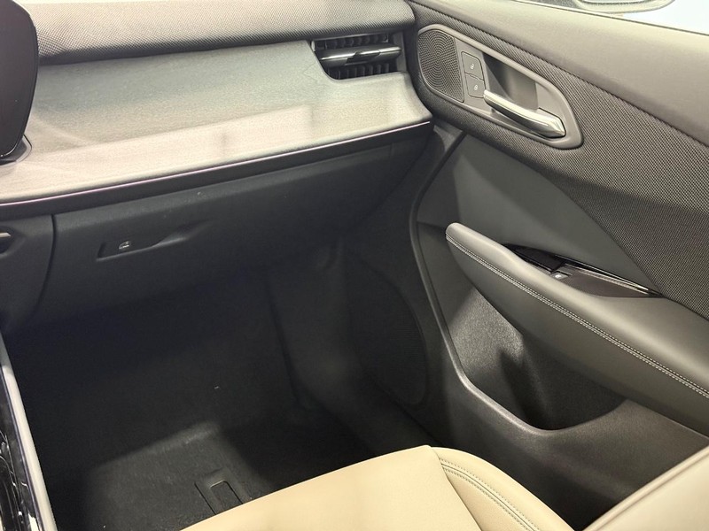 Audi Q3 Vehicle Image 9