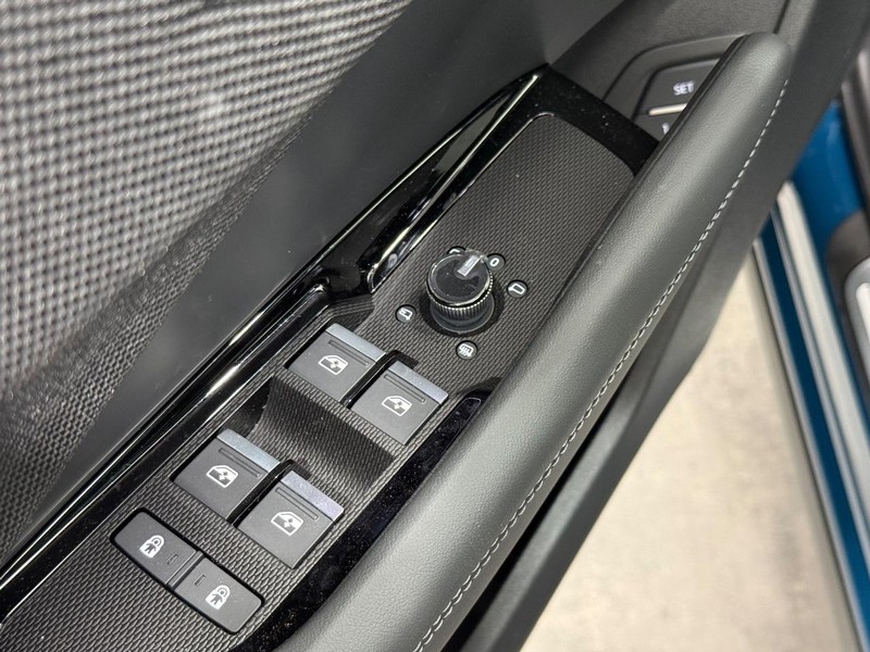 Audi Q3 Vehicle Image 14