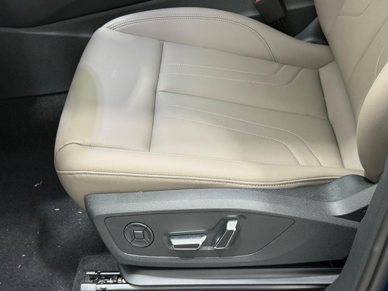 Audi Q3 Vehicle Image 15