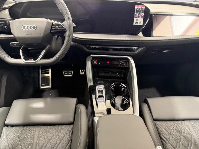 Audi SQ5 Vehicle Image 5