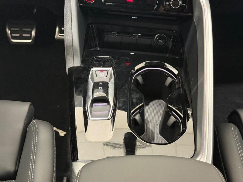 Audi SQ5 Vehicle Image 7