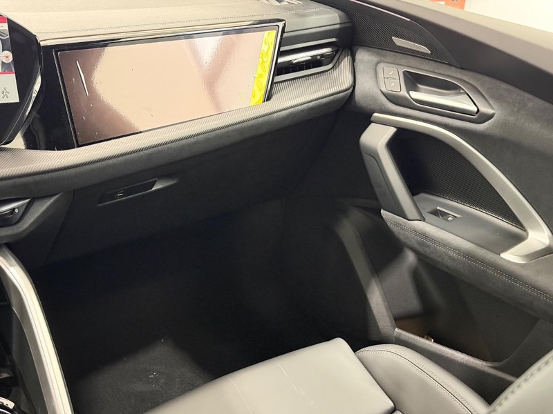 Audi SQ5 Vehicle Image 9