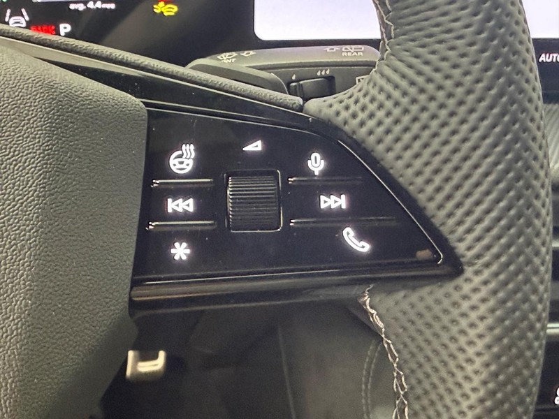 Audi SQ5 Vehicle Image 11