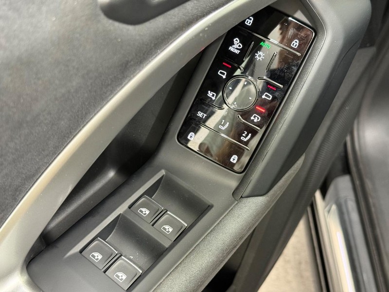 Audi SQ5 Vehicle Image 14