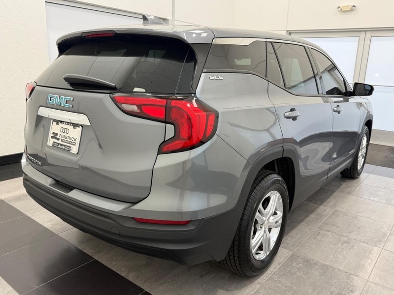 GMC Terrain Vehicle Image 2