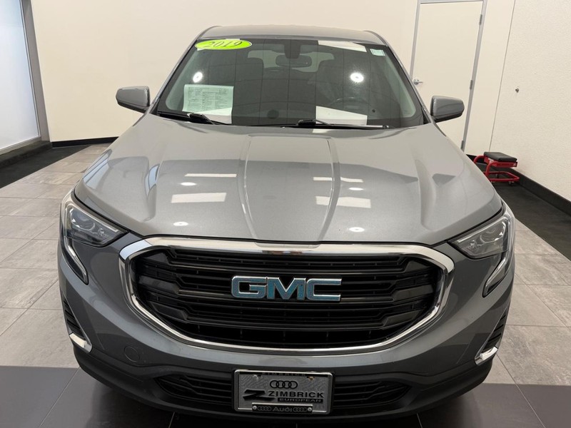 GMC Terrain Vehicle Image 7